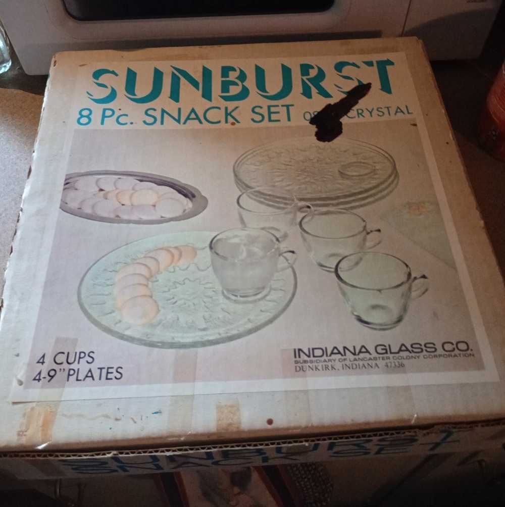 Vintage 1960's Indiana Glass Co. Sunburst Snack Set NIB